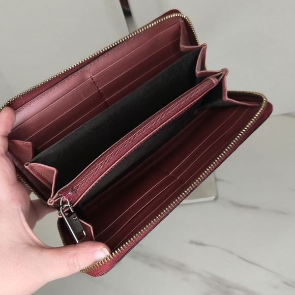 Gucci Guccisima Patent Gloss Leather Heart Zip Wallet with Box and Dustbag - Picture 8 of 11